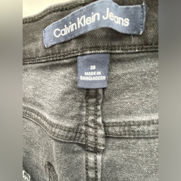 Calvin Klein Black Jean Shorts - size 28 - Picture 8 of 12